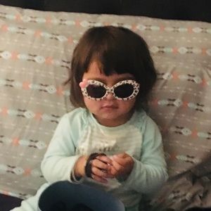 Meet your Posher, Edith